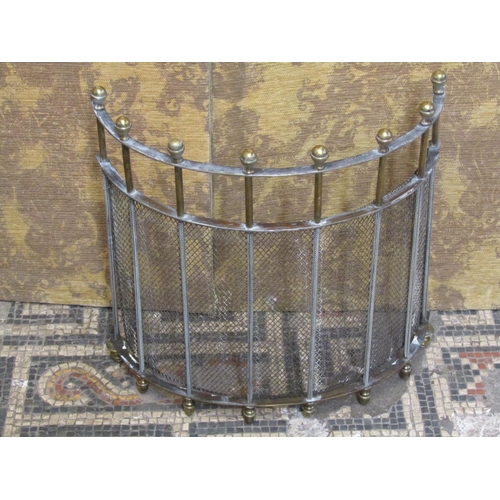 1074 - A small 19th century wirework fender with brass rail and curb, 31 cm high x 76 cm wide x 34 cm deep ... 