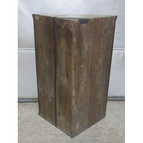 1367 - A Georgian oak hanging corner cupboard enclosed by a arched panel doors enclosing an arrangement spi... 