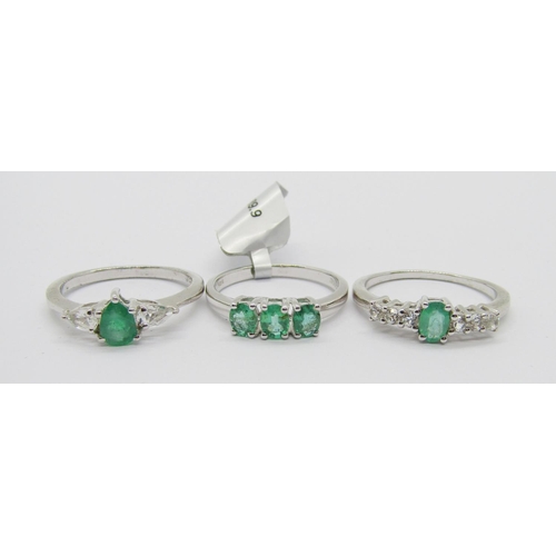 431 - Collection of gem set silver dress rings, to include several opal examples, fire opal, pearl, labrad... 