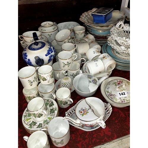 142 - Collection of porcelain & ceramics to include Royal Doulton Pastorale and Wedgewood Santa Clara coff... 