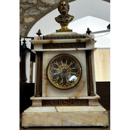 529 - Good quality mid-Victorian period onyx and brass mounted mantle clock with column supports and class... 