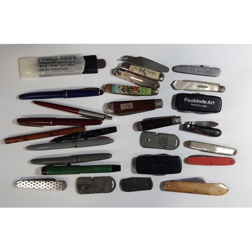 461 - Collection of vintage penknives including Hellesens Wireless battery example and a few vintage fount... 