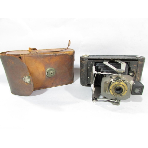 627 - A vintage Ilford Sportsman camera, with leather case, a Kinax vintage camera, an Eastman Kodak vinta... 