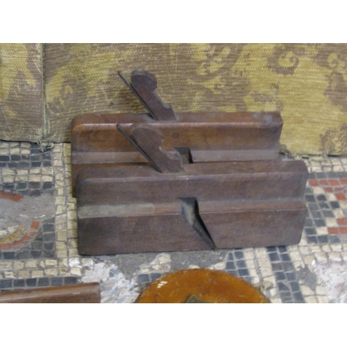 1067 - A box of vintage carpentery moulding planes and a Chesterman’s leather land tape