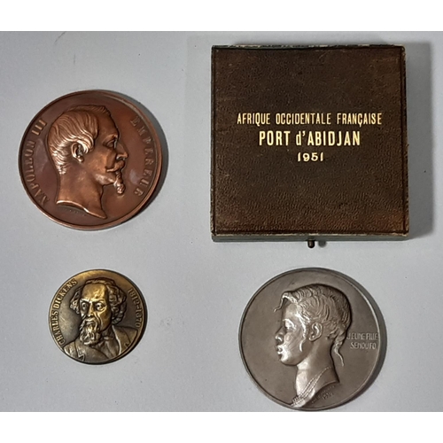 480 - 1835 French Napoleon III bronze medallion by Albert Barre and a Charles Dickens (1812-1870) memorial... 