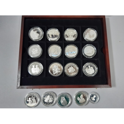 481 - Silver proof coin collection commemorating H M Queen Elizabeth the Queen Mother, 28 coins, average w... 