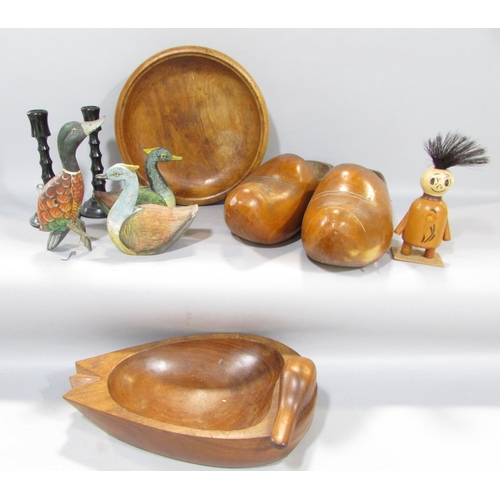 646A - A large collection of wooden items, including clogs, ducks, boxes, fruit bowl, jar, tribal figure et... 