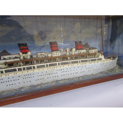 648 - A model of the cruise ship 