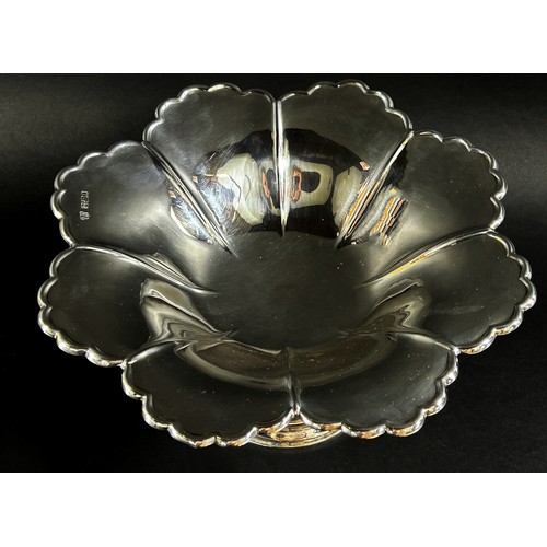 195 - A silver scalloped pedestal fruit bowl, Sheffield 1903, maker Barraclough & Sons, 26cm diameter x 13... 