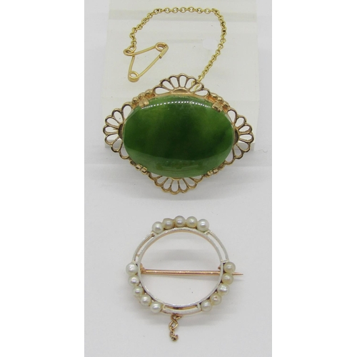 240 - 9ct nephrite brooch, 3.4cm W approx, 6.1g and a bi-colour metal hoop brooch set with seed pearls, 2.... 