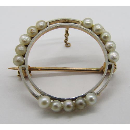 240 - 9ct nephrite brooch, 3.4cm W approx, 6.1g and a bi-colour metal hoop brooch set with seed pearls, 2.... 