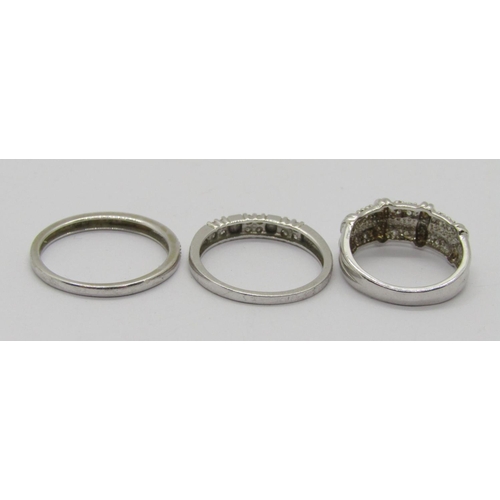 252 - Three contemporary 9ct white gold diamond set half hoop rings of various design, sizes J - P, 6.3g t... 