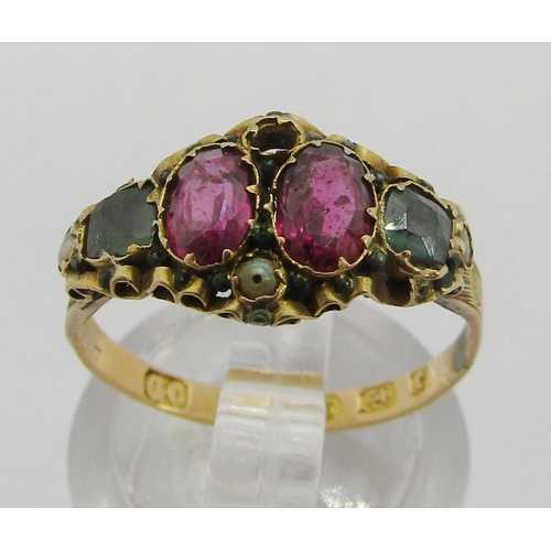 269 - Two late Victorian 15ct multicolour garnet set rings, 3.1g total (both af)