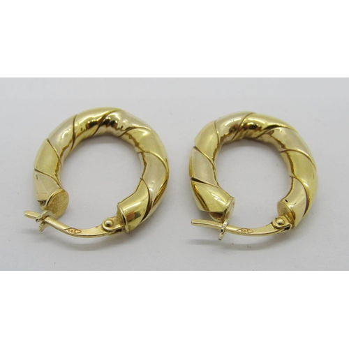 290 - Pair of 18ct twist hoop earrings, 5.5g