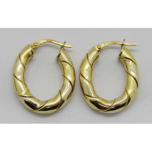 290 - Pair of 18ct twist hoop earrings, 5.5g