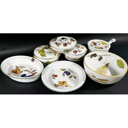 106 - A large group of Worcester 'Evesham' pattern tea and dinner wares comprising plates of various sizes... 