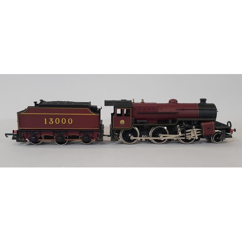 1736 - Five 00 gauge boxed locomotives comprising Class 8P 'King' 4-6-0 6000 'King George V' in Great Weste... 