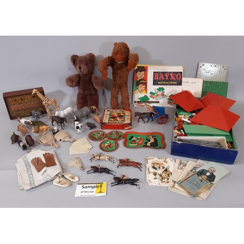 1747 - Mixed lot of vintage toys including 4 1930’s lead race horses, Disney metal tray and plates, plastic... 