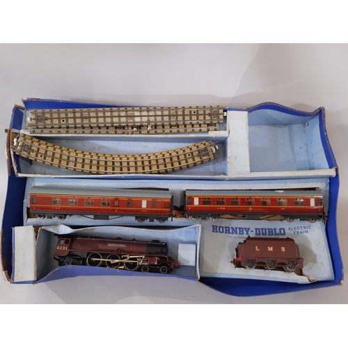 1752 - Hornby 00 gauge LMS train set EDL2 'Duchess of Atholl' (no box lid) together with a glazed display c... 