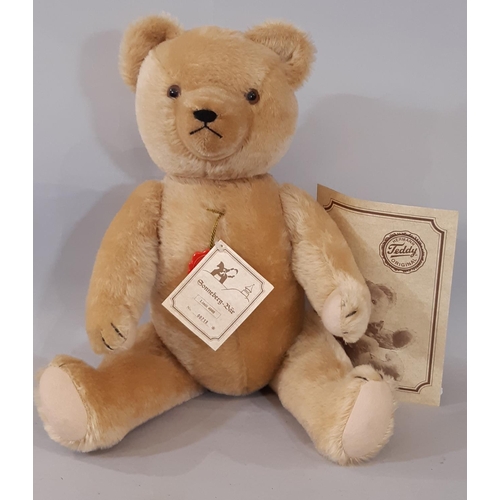 1760 - A limited edition 'Sonneberg' traditional Teddy bear by Hermann with jointed body, stitched nose, mo... 