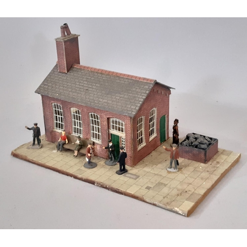 1765 - A large collection of 00 gauge railway modelling workshop materials and projects including finely de... 