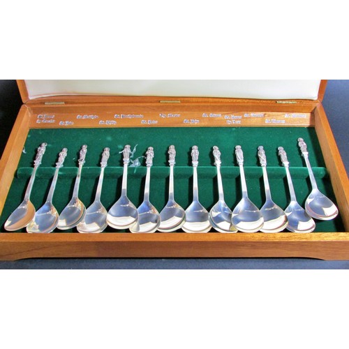 159 - Birmingham Mint Collection, a cased set of 13 silver apostle spoons, based upon the figures of the f... 