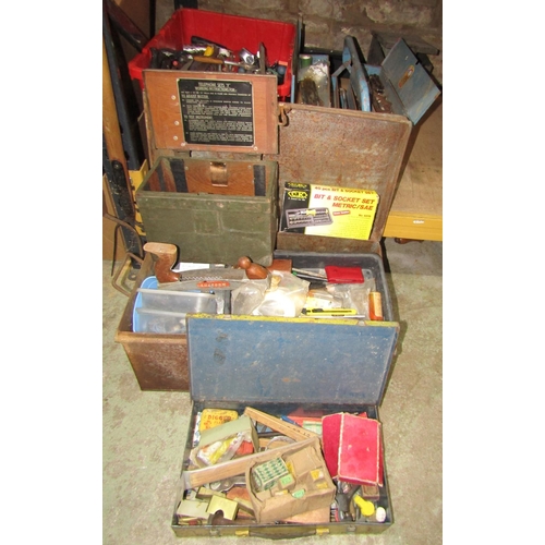 1111 - Large quantity of hand tools of all types and other useful workshop tools