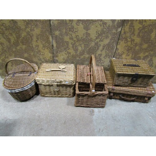 1089 - A quantity of various wicker baskets of various shapes and divisions