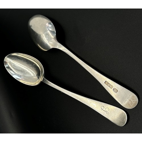 209 - Three silver serving spoons and two dessert spoons, hallmarked T & Q respectively, Sheffield 1911, 1... 