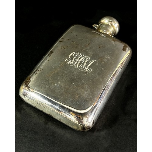 189 - A silver hip flask, Birmingham 1919, maker Cornelius Desormeaux Saunders and James Francis Hollings ... 