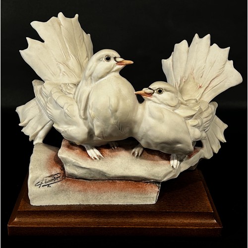 40 - A Beswick Connoisseur model of a Beagle, further Italian figures of Flamingo, Doves, etc