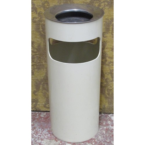 1089 - A mid-20th century Gino Colombini for Kartell, a cylindrical waste bin/cigarette ashtray