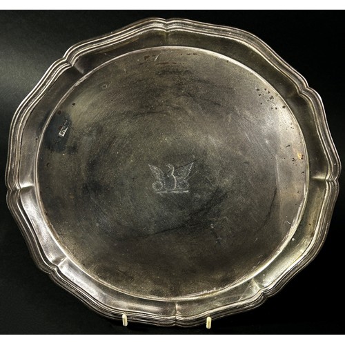 237 - A silver salver, Sheffield 1904, maker Atkin Brothers, 26 cm diameter, 13.9 oz