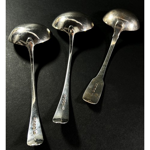 254 - A pair of Georgian silver sauce ladles, each engraved with a unicorn head, London 1796, maker Thomas... 