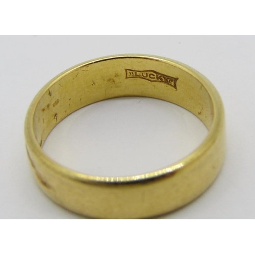 284 - 22ct wedding ring, stamped 'Lucky' to interior, size H/I, 4.1g