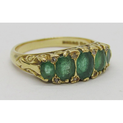 302 - Antique style 18ct graduated emerald and diamond ring, Sheffield 1994, size M/N, 5.2g