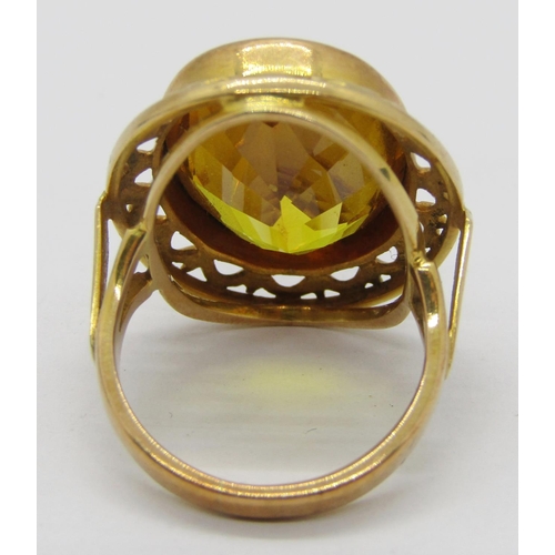 333 - Vintage synthetic yellow sapphire cocktail ring, the oval sapphire measuring 1.9 x 1.4cm approx, gol... 