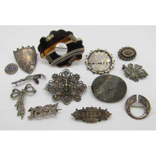 353 - Collection of antique silver and white metal jewellery to include a Victorian Scottish banded agate ... 