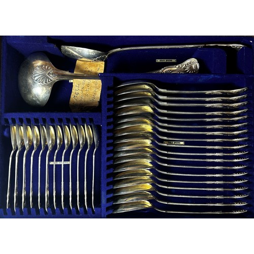 211A - RAF interest: An Edwardian oak canteen of cutlery, with fold away brass handles, containing three la... 