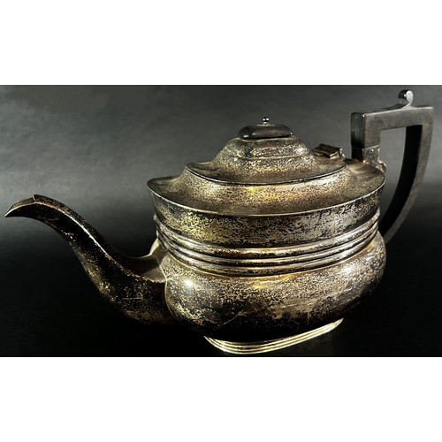 181 - An Edwardian silver teapot, Sheffield 1910, maker Fordham & Faulkner, 20 ozs approximately