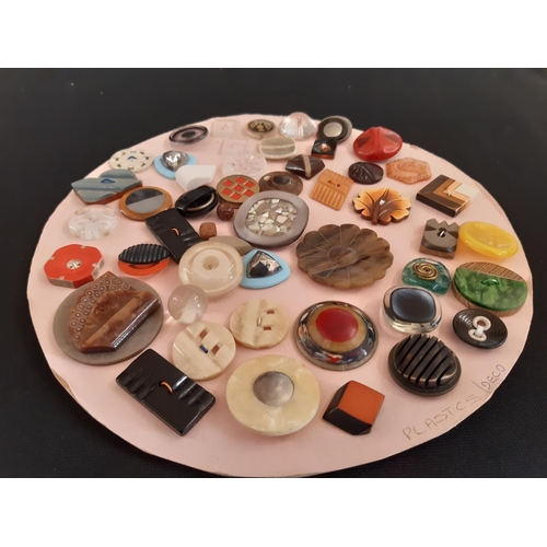 764 - A large collection of 20th century Art Deco style buttons in plastic and casein, all individual exam... 