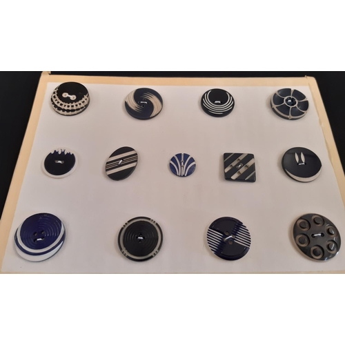 764 - A large collection of 20th century Art Deco style buttons in plastic and casein, all individual exam... 