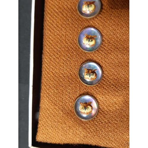 765 - An interesting mixed collection of small buttons including a set of 6 waistcoat buttons (pre-1916) o... 