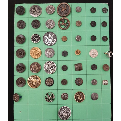 774 - A large collection of good quality decorative and pictorial metal buttons including buttons with a h... 