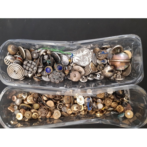 783 - Large collection of loose buttons, mostly 20th century including miniature metal buttons and large d... 