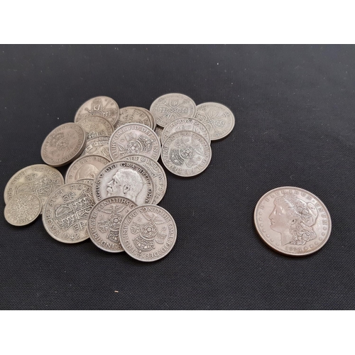 786 - A mixed lot including a large collection of thimbles of which approx. 20 marked silver, 20th-century... 