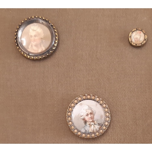 800 - A collection of mixed decorative buttons including 19th century Austrian livery buttons depicting a ... 