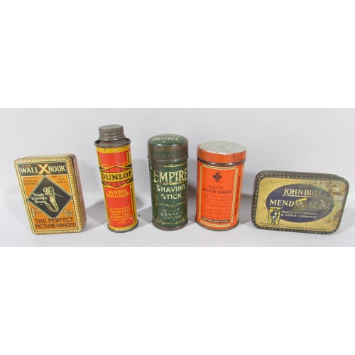 451 - A quantity of early 20th century advertisement tins.