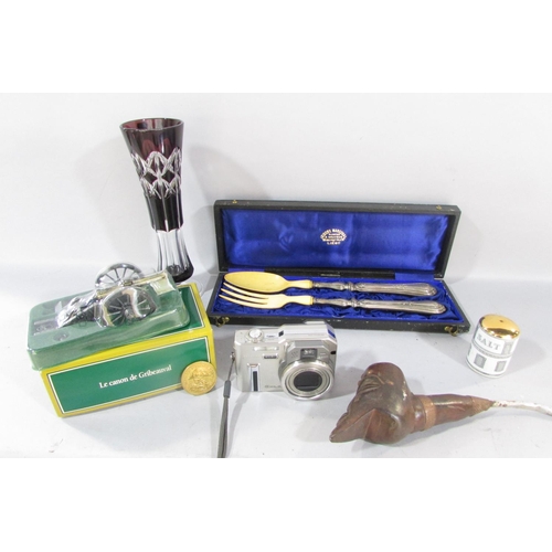 482 - A miscellaneous collection of items including seven boxes of deer foot handled kitchen knives, etc t... 