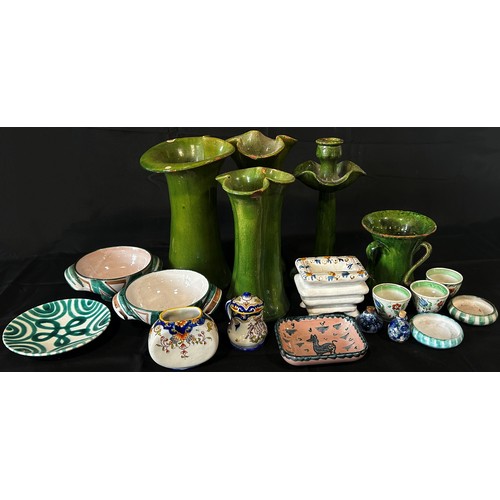 110 - A collection of miscellaneous ceramics to include an Italian Majolica Grazia plate, a Dutch Delft pl... 